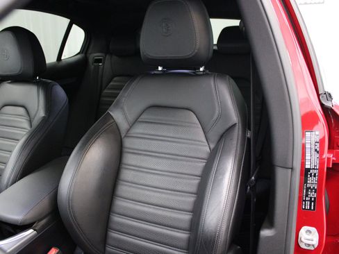 Used 2022 Alfa Romeo Stelvio Veloce AWD/4WD image 19