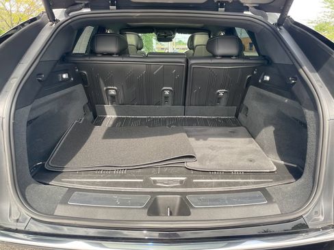 Used 2024 Cadillac Lyriq Luxury w/ LPO, Floor Liner Package AWD/4WD image 10