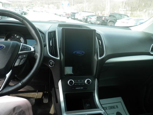 Certified 2024 Ford Edge SEL image 19