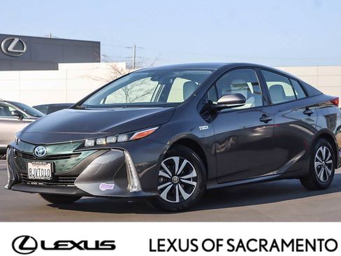 Used 2019 Toyota Prius Prime Premium image 1