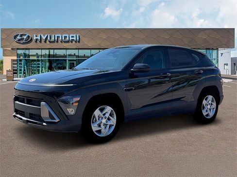New 2026 Hyundai Kona SE image 2