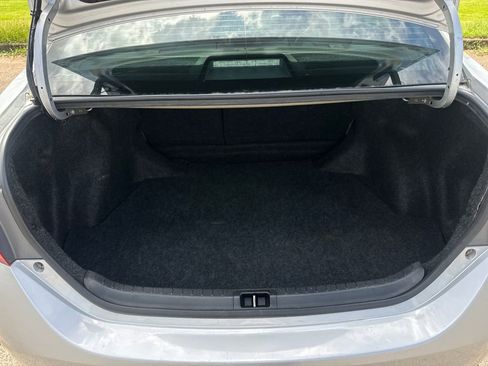 Used 2015 Toyota Corolla L image 19