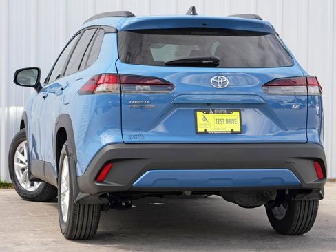 Used 2026 Toyota Corolla Cross LE image 5