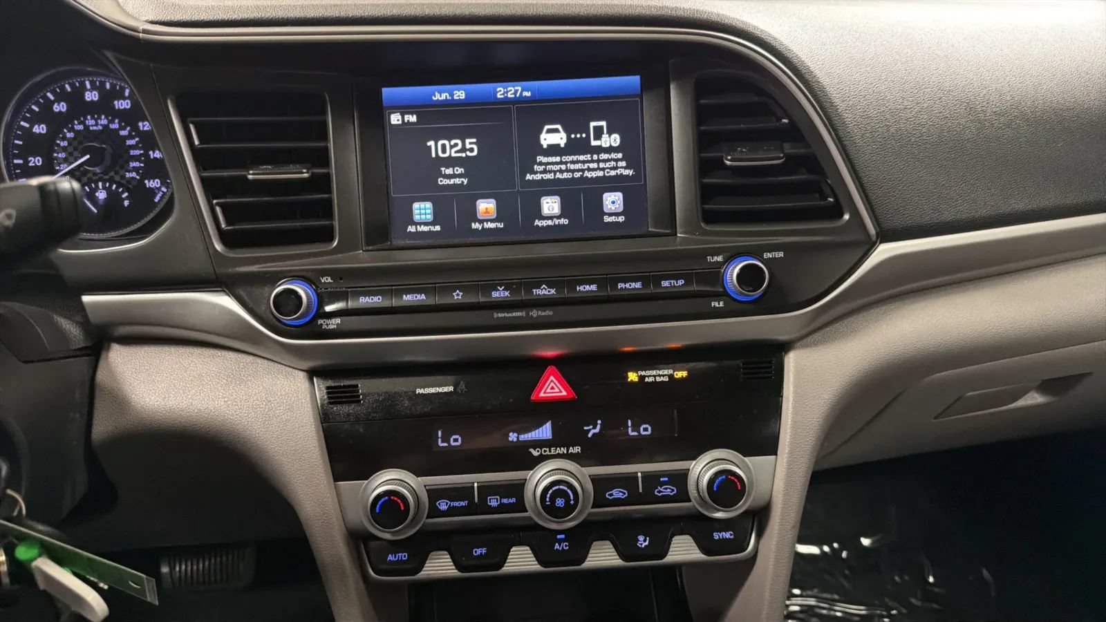 Used 2020 Hyundai Elantra SEL FWD image 14