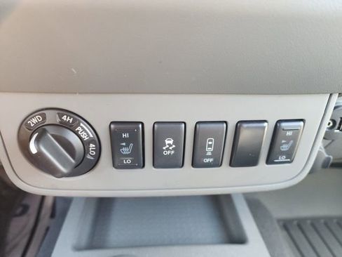 Used 2021 Nissan Frontier SV image 26