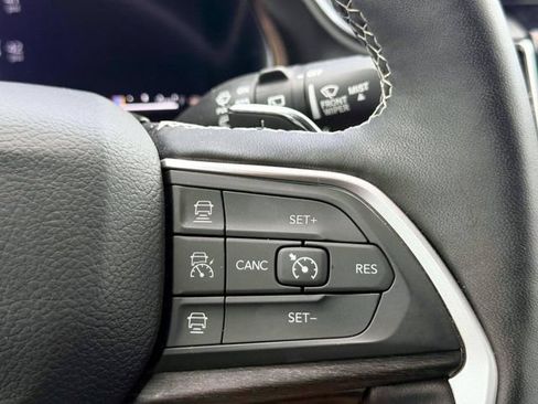 Used 2024 Jeep Grand Cherokee L Limited AWD/4WD image 26
