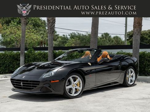 Used 2015 Ferrari California T RWD image 1