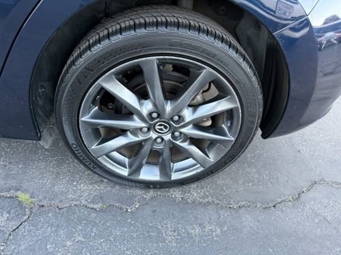 Used 2018 MAZDA MAZDA3 Touring image 11