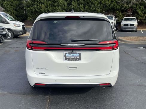 New 2026 Chrysler Pacifica Select FWD image 8