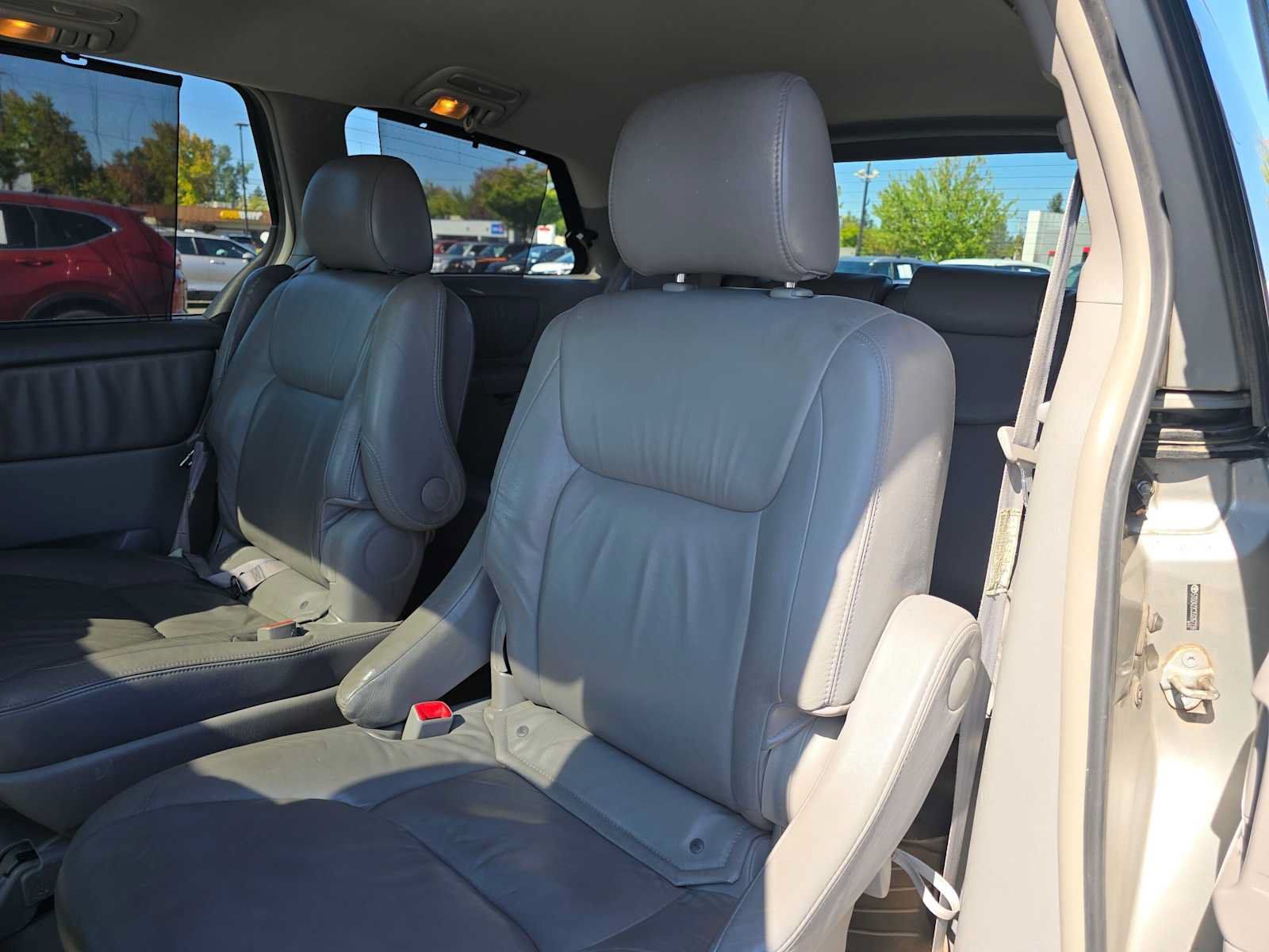 Used 2005 Toyota Sienna XLE Limited w/ XLE Limited Pkg 1 FWD image 19