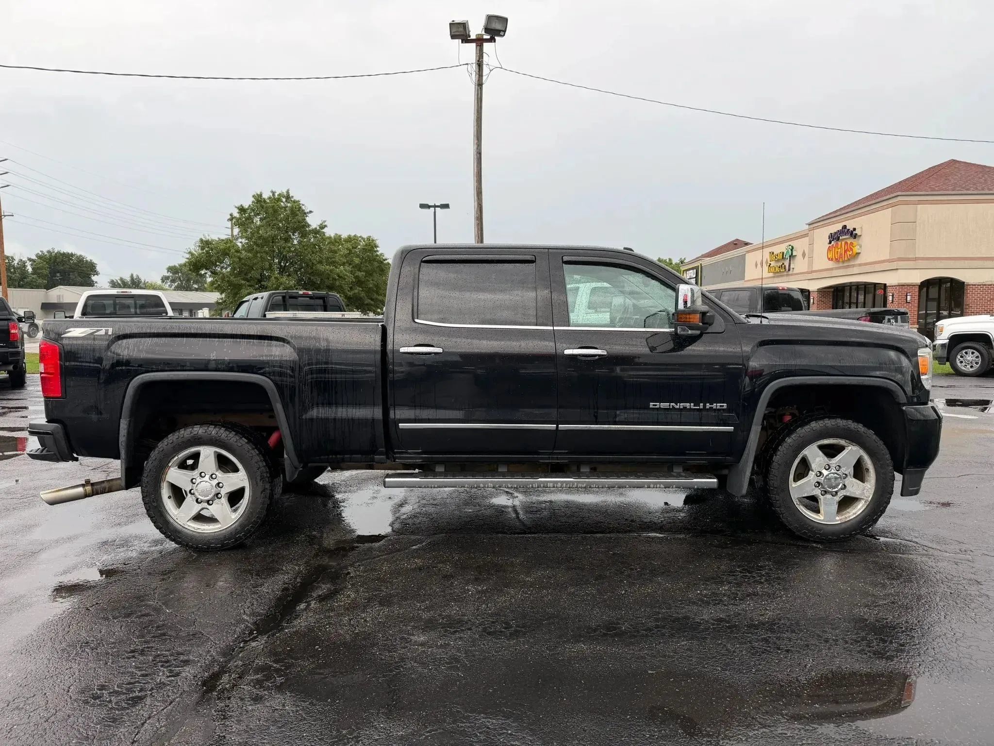 Used 2015 GMC Sierra 2500 Denali w/ Driver Alert Package AWD/4WD image 4