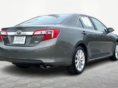 Used 2013 Toyota Camry XLE image 2