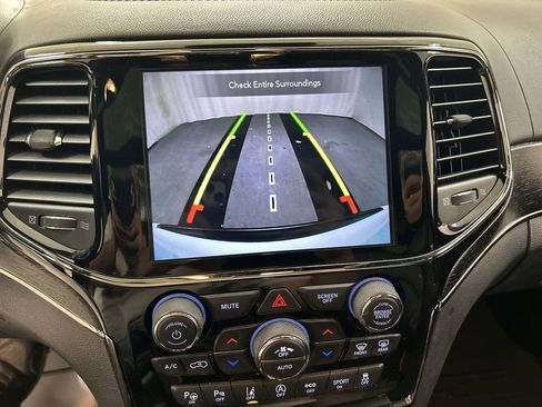 Used 2020 Jeep Grand Cherokee High Altitude AWD/4WD image 15