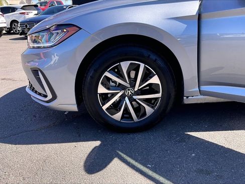 Used 2025 Volkswagen Jetta S image 4