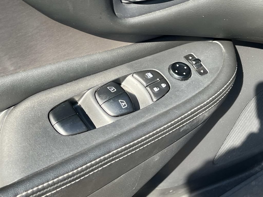 Used 2022 Nissan Murano SV AWD/4WD image 14