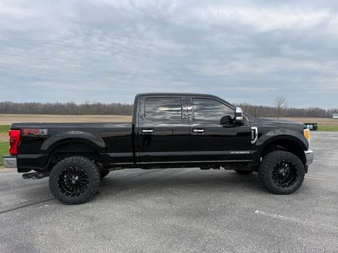 Used 2017 Ford F250 Lariat w/ Lariat Ultimate Package image 4