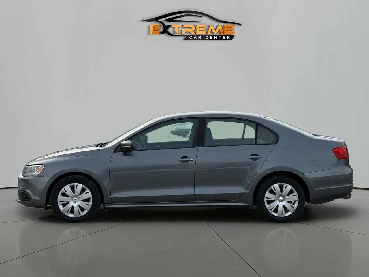 Used 2012 Volkswagen Jetta SE FWD image 3