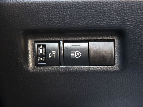Used 2022 Toyota RAV4 LE AWD/4WD image 24