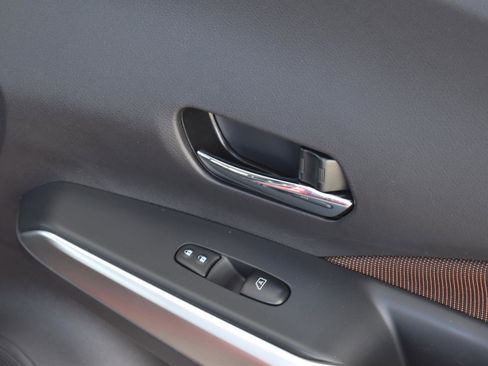 Used 2020 Nissan Kicks SR image 56