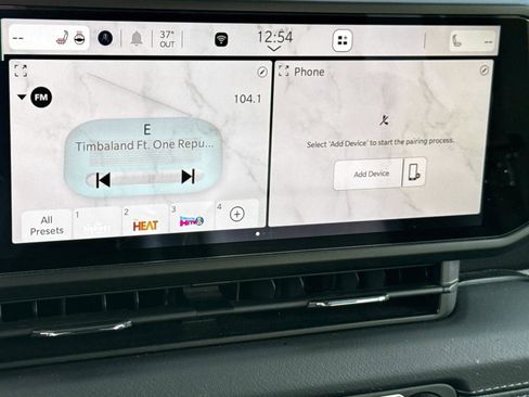 Used 2024 Jeep Wrangler Unlimited Sahara w/ Safety Group image 16