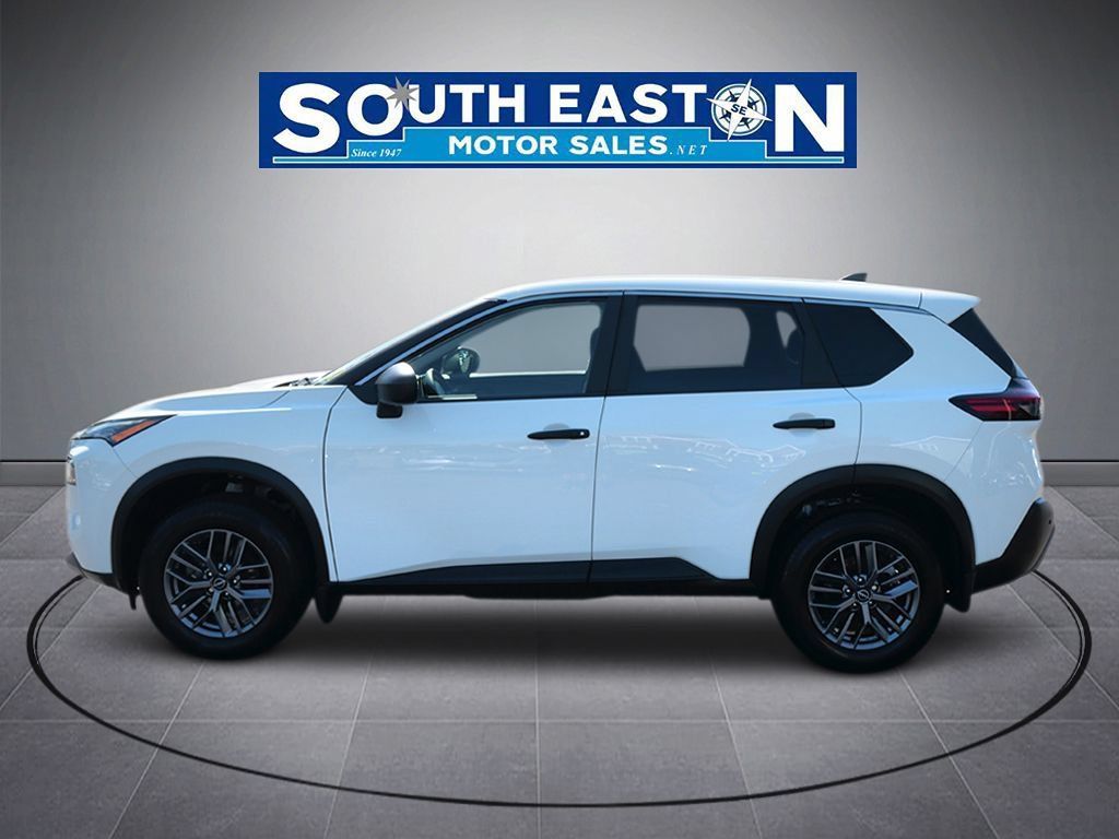 Used 2023 Nissan Rogue S AWD/4WD image 7