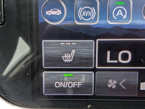 Used 2022 Subaru Outback Premium image 31