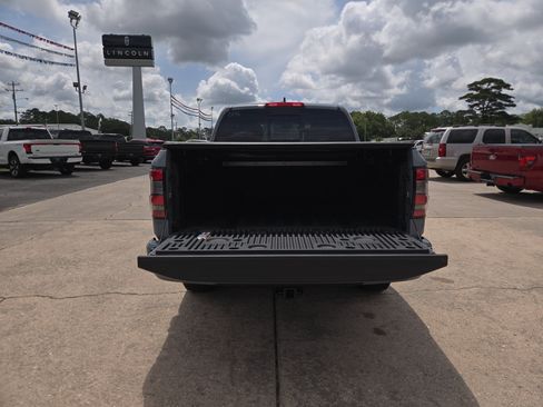 Used 2025 Nissan Frontier PRO-4X w/ Pro Convenience Package AWD/4WD image 8