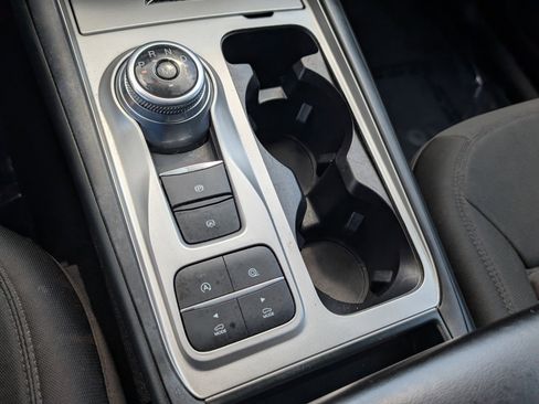 Used 2020 Ford Explorer XLT image 25