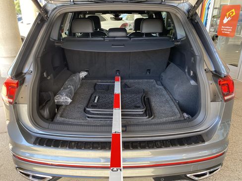 Certified 2023 Volkswagen Tiguan SEL R-Line AWD/4WD image 20