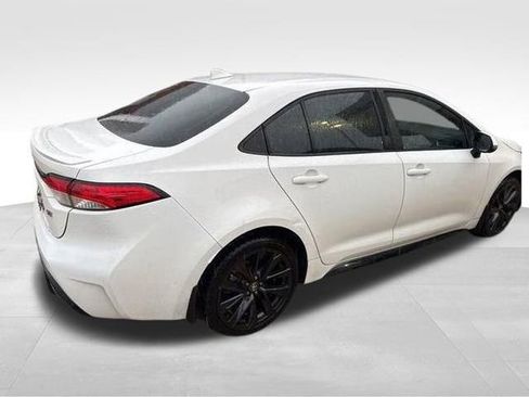 Used 2023 Toyota Corolla SE image 4