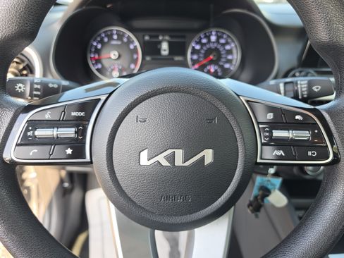 Used 2023 Kia Forte LXS FWD image 32