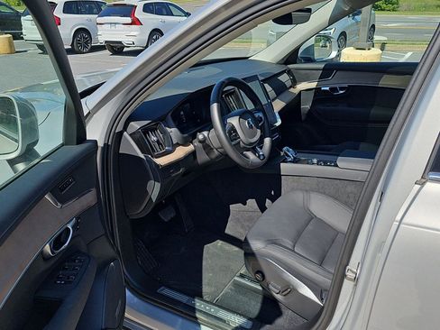 Used 2025 Volvo XC90 B6 Plus AWD/4WD image 7