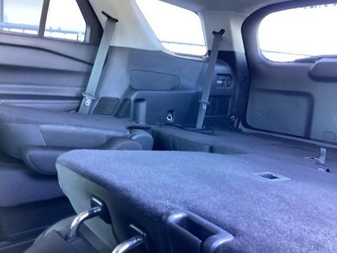 Used 2023 Ford Explorer XLT image 12