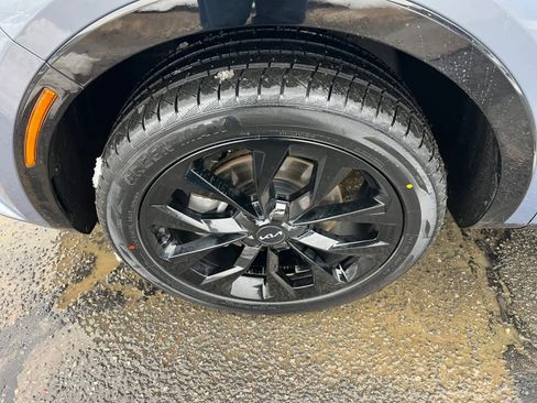 Certified 2023 Kia Sorento SX image 10