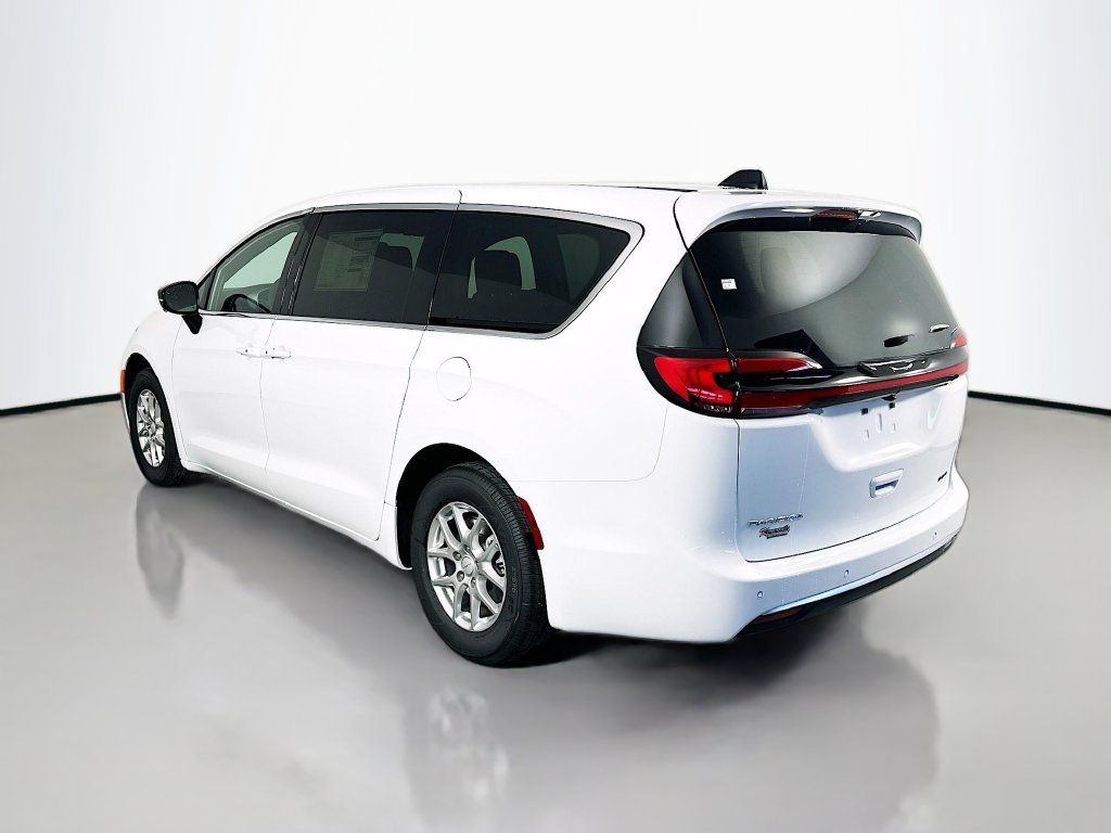 New 2027 Chrysler Pacifica Select w/ Family Tech Group FWD image 5