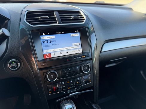 Used 2017 Ford Explorer XLT w/ Equipment Group 202A image 26