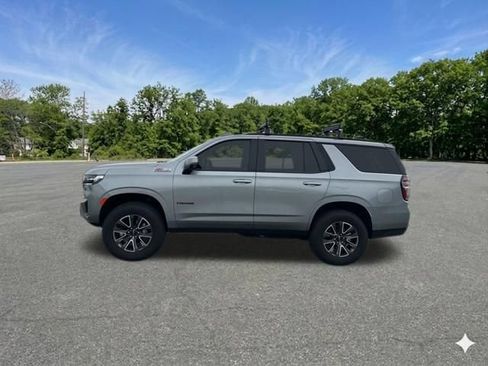 Used 2024 Chevrolet Tahoe Z71 w/ Luxury Package AWD/4WD image 3