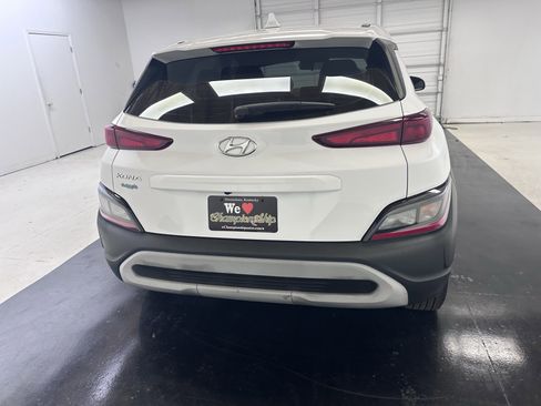 Used 2022 Hyundai Kona SE image 16