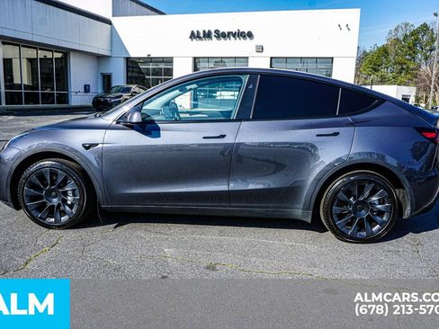 Used 2024 Tesla Model Y Long Range AWD/4WD image 7