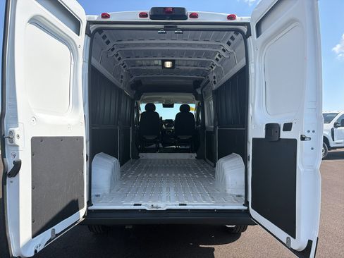 Used 2026 RAM ProMaster 2500 w/ Convenience Group FWD image 24