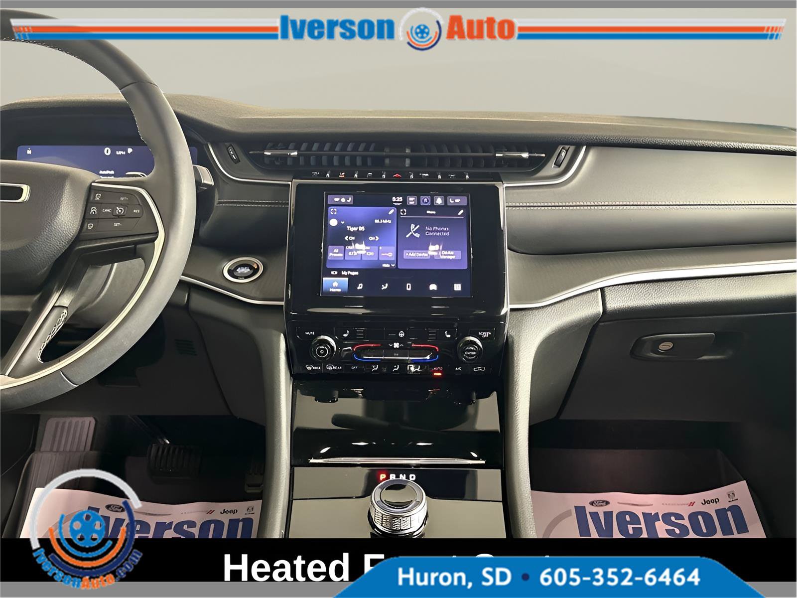 Used 2024 Jeep Grand Cherokee L Altitude AWD/4WD image 29