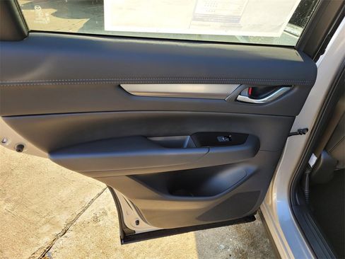 New 2025 MAZDA CX-5 AWD 2.5 S w/ Preferred Package image 11