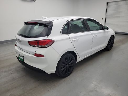 Used 2019 Hyundai Elantra GT FWD image 10