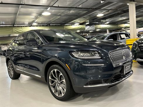 Used 2022 Lincoln Nautilus Reserve w/ Equipment Group 201A image 1