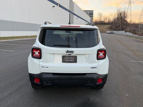 Used 2016 Jeep Renegade Latitude image 6