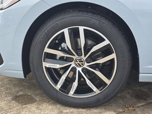 New 2026 Volkswagen Jetta SE image 9