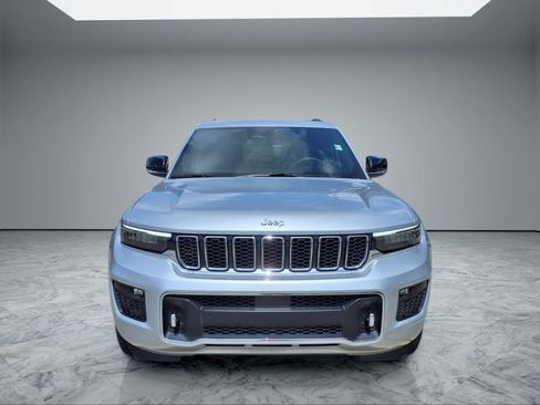 Used 2023 Jeep Grand Cherokee Overland RWD image 2