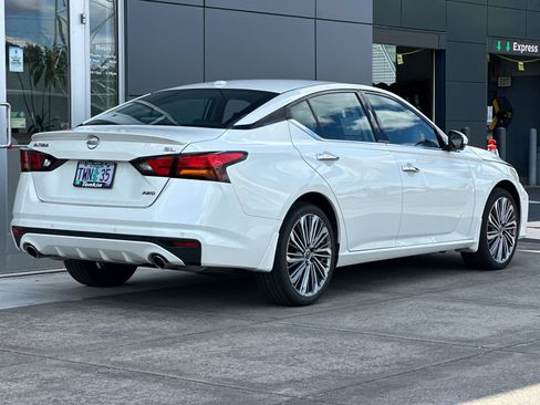 Used 2025 Nissan Altima 2.5 SL AWD/4WD image 3