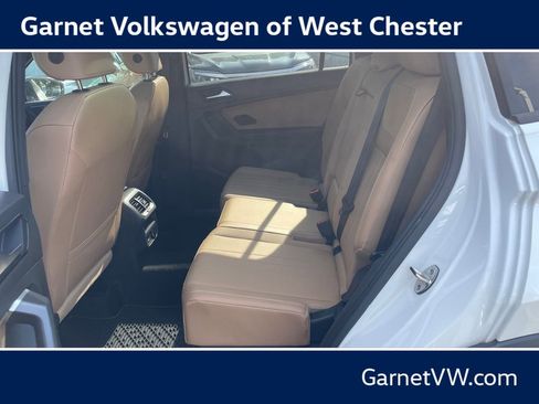 Certified 2024 Volkswagen Tiguan SE R-Line AWD/4WD image 28