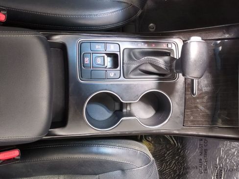 Used 2020 Kia Sorento EX image 18